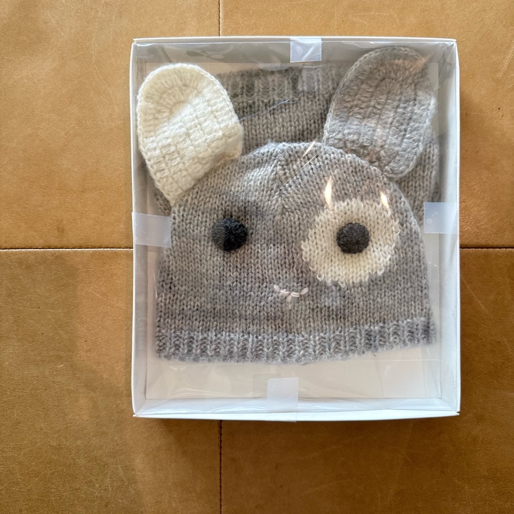 Pottery Barn Bunny Diaper Cover & Hat Set 
New in box - Picture 2 of 2